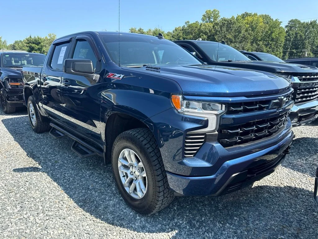 Used 2022 Blue Chevrolet RST image 2