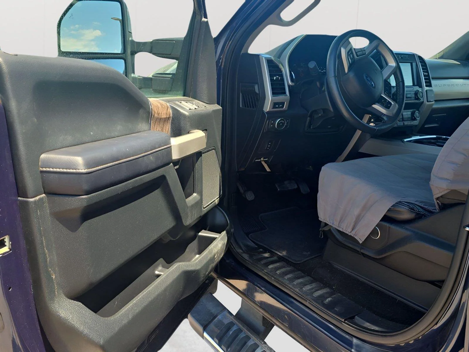 Used 2019 Blue Jeans Ford LARIAT image 6