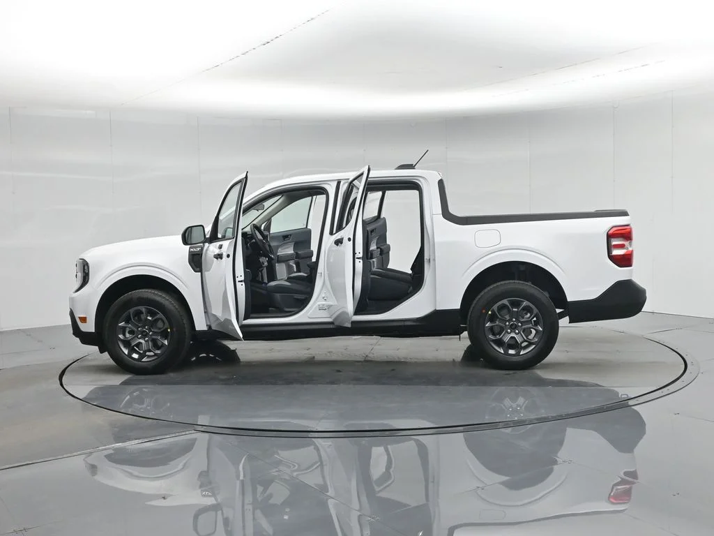 New 2026 Oxford White Ford XLT image 33