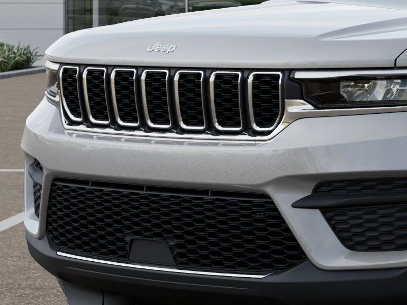 New 2026 Silver Zynith Jeep Laredo image 11