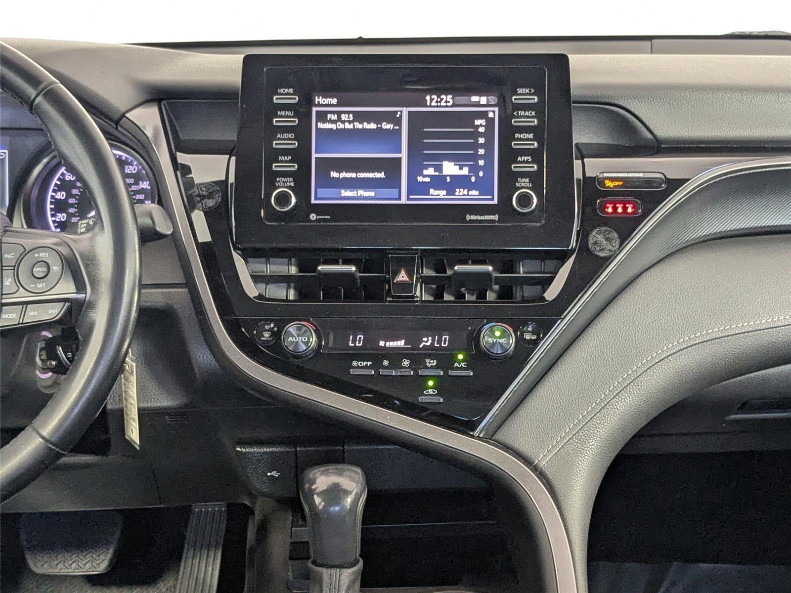 2022 Toyota Camry SE - Photo 30