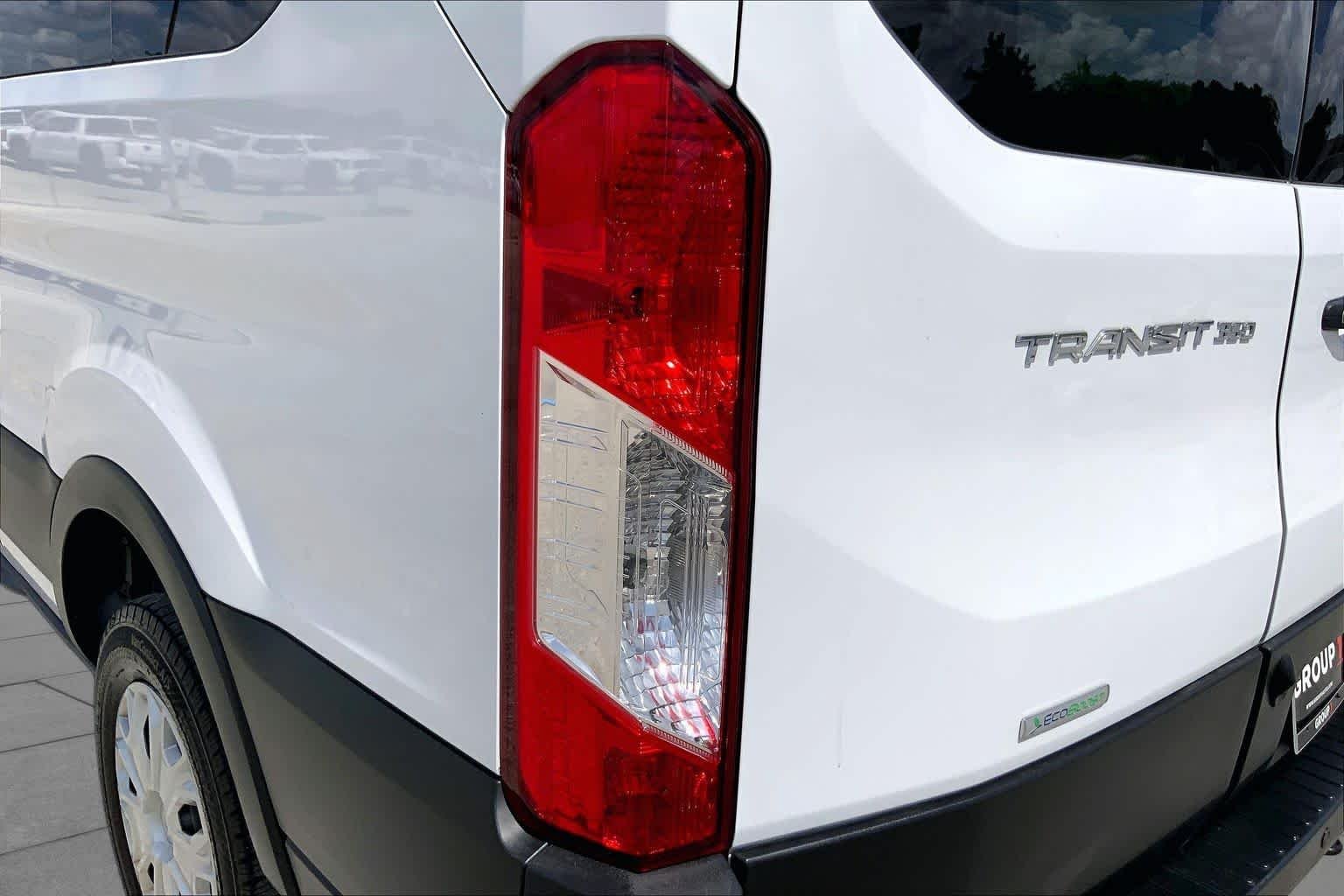 Used 2025 Oxford White Ford XLT image 27