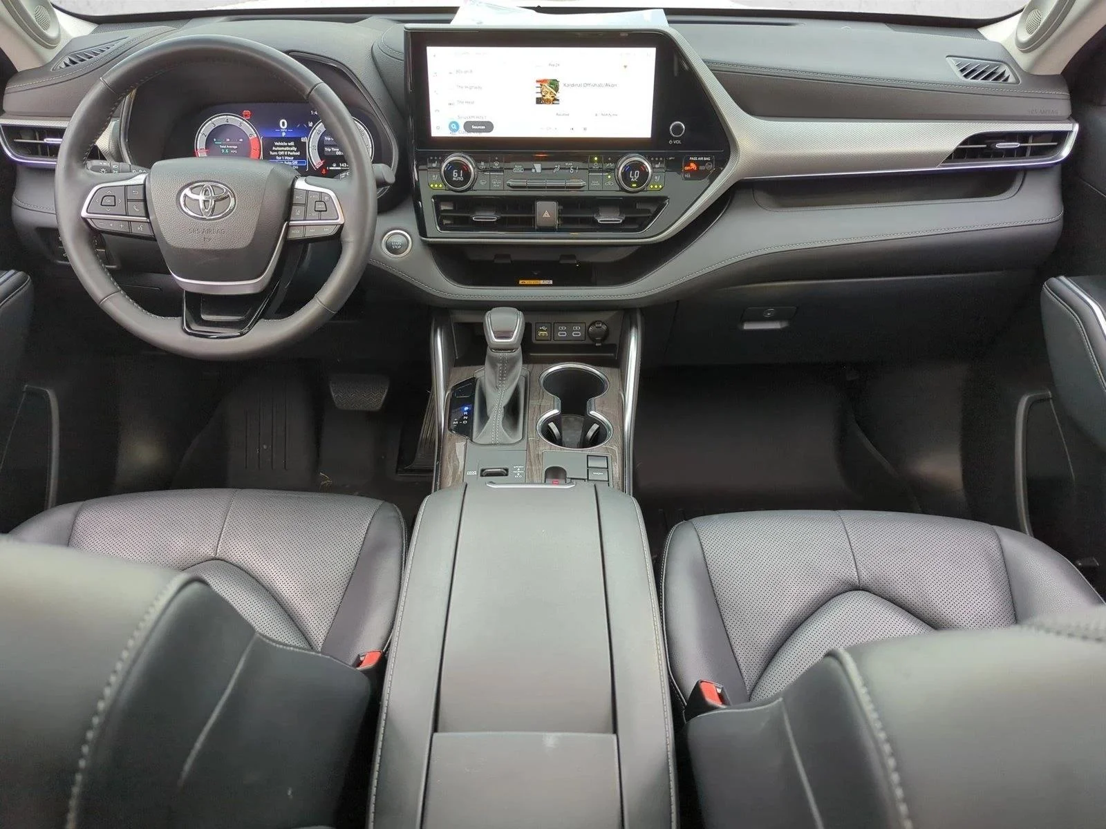 Used 2024 Wind Chill Pearl Toyota Platinum image 18