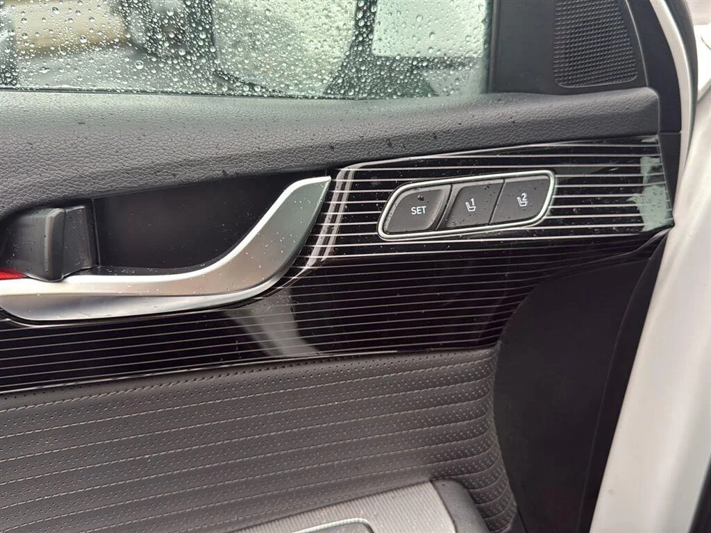 Used 2024 Hyper White Hyundai Calligraphy image 9