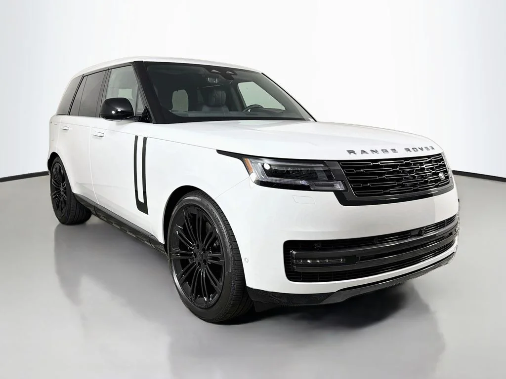 New 2026 Fuji White Land Rover SE image 3