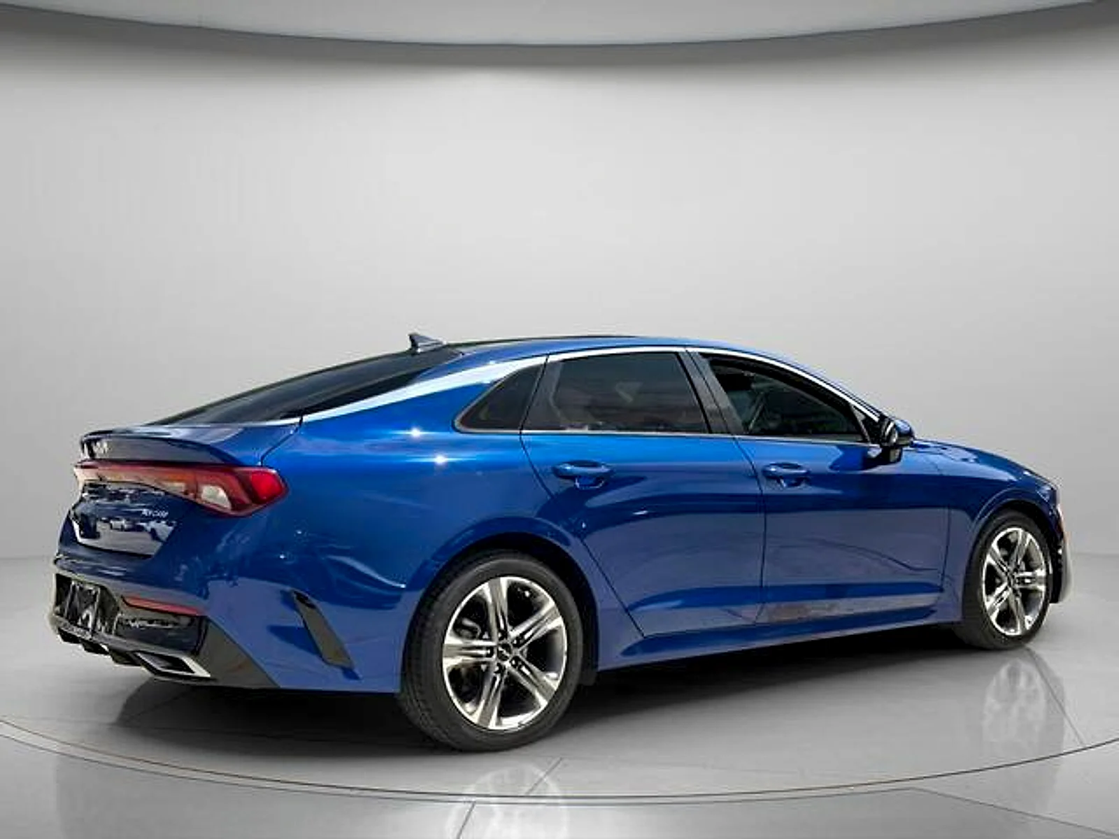 Used 2022 Sapphire Blue Kia EX image 7