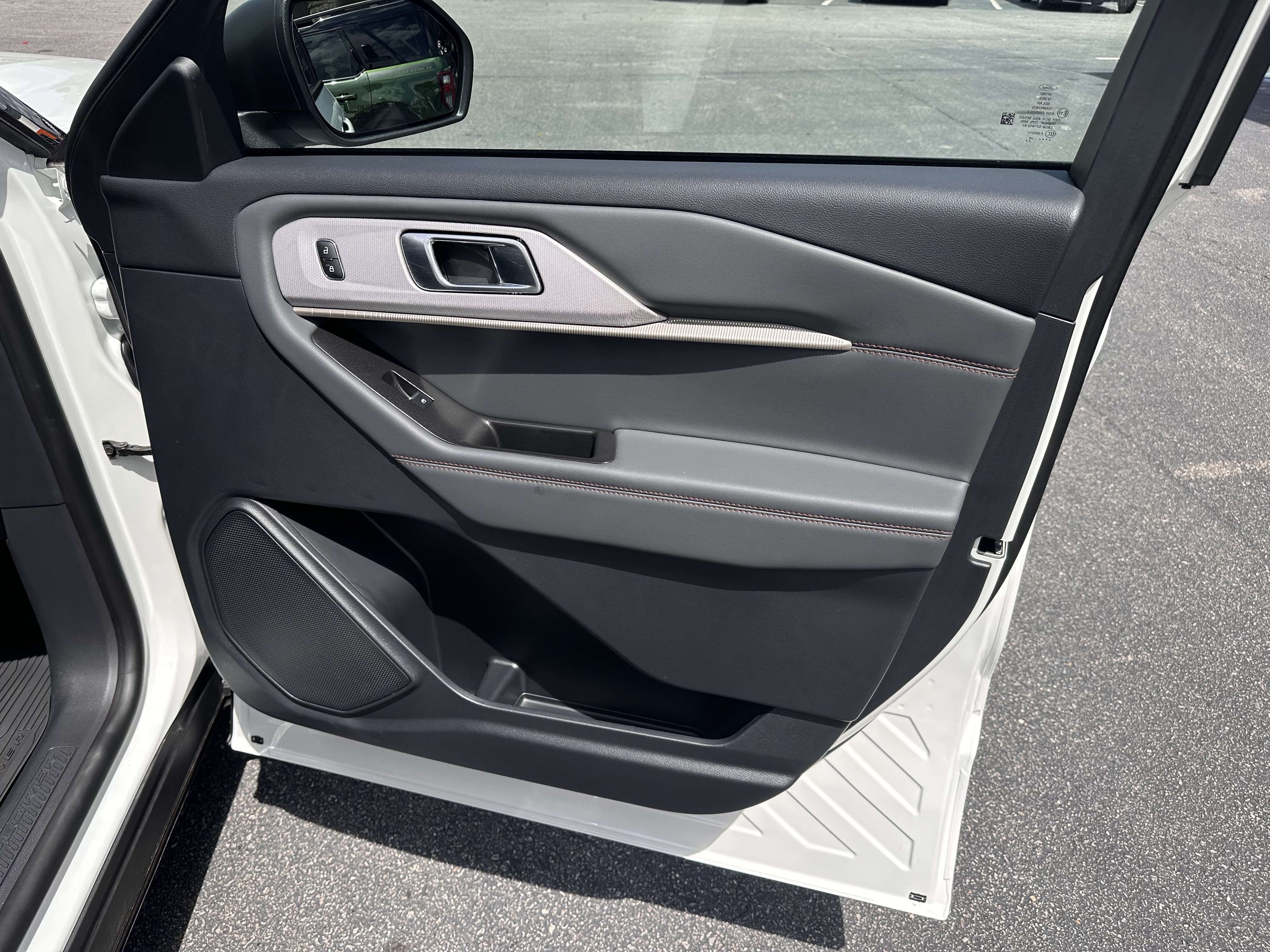 New 2026 Star White Metallic Tri-Coat Ford Active image 13
