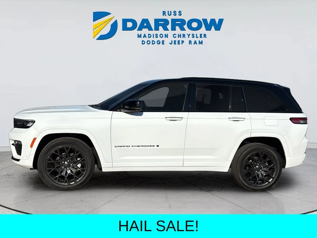 New 2025 Bright White Clear-Coat Exterior Paint Jeep Summit Reserve image 4