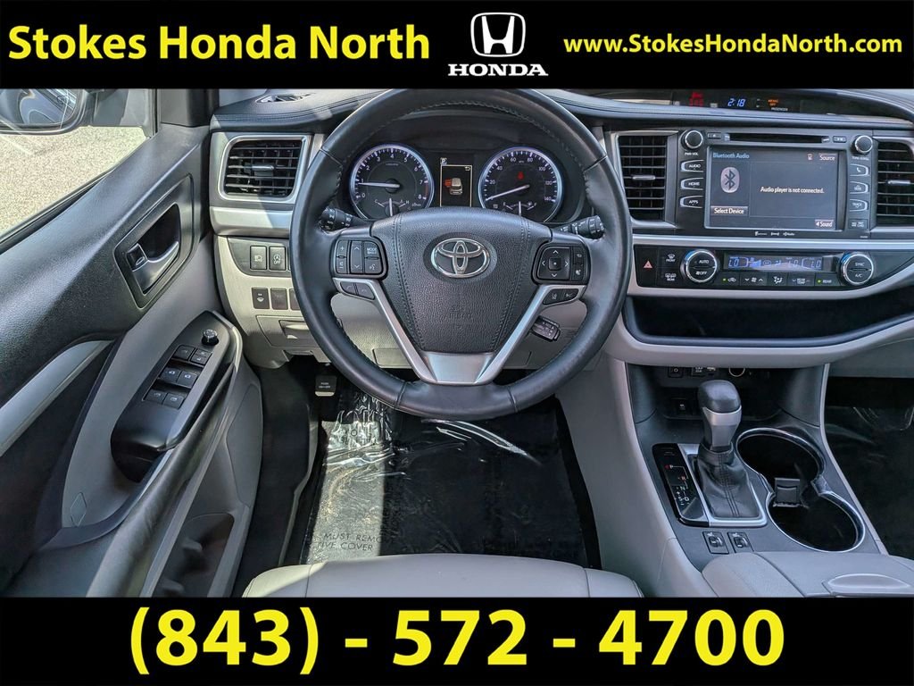 Used 2019 Black Toyota XLE image 18