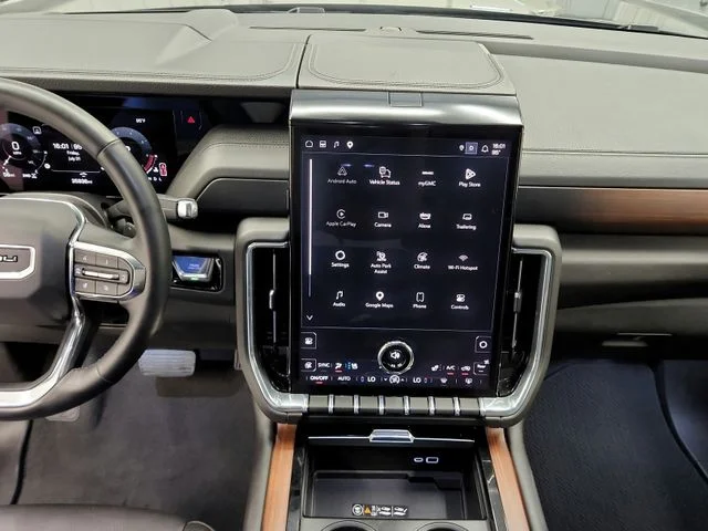Used 2025 Black GMC Denali image 44