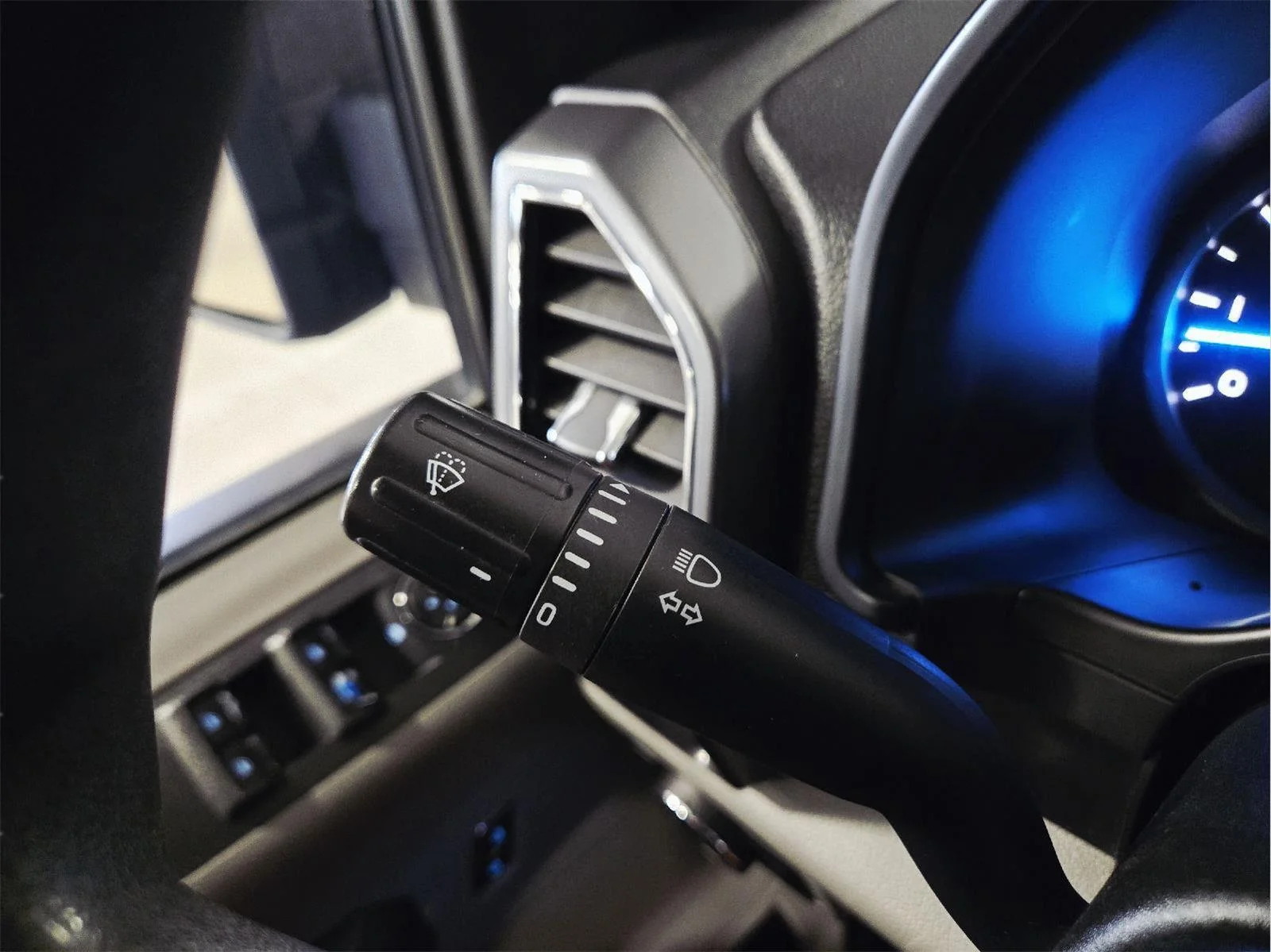 Used 2020 Agate Black Ford XLT image 34