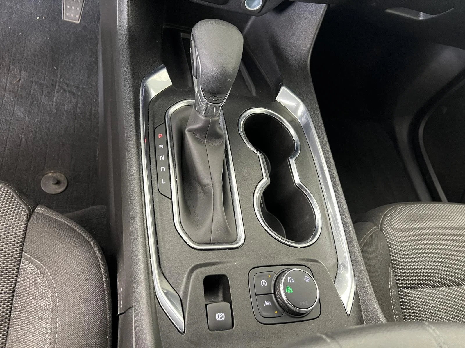 Used 2023 Mosaic Black Metallic Chevrolet LT Cloth image 17