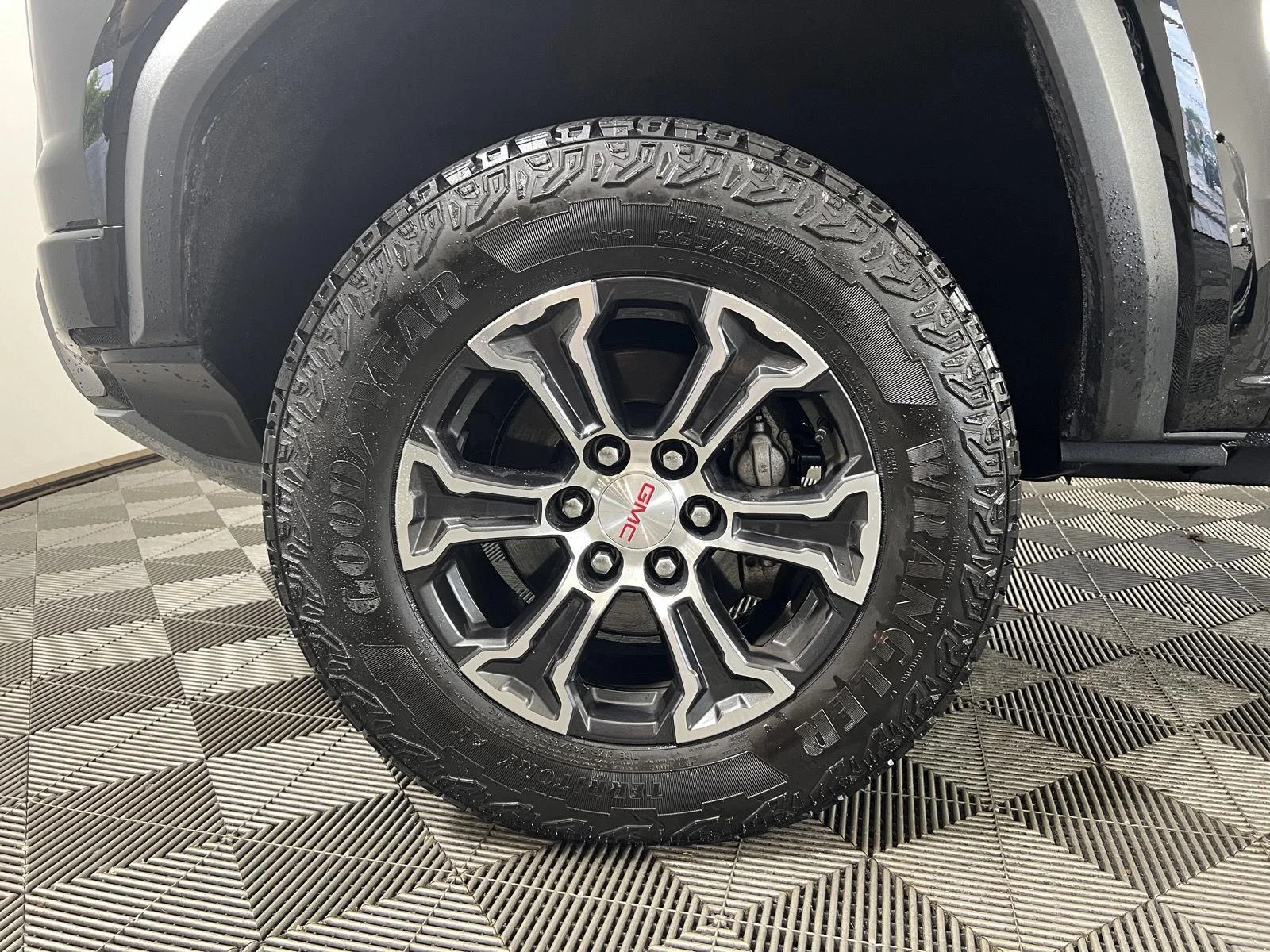 Used 2024 Onyx Black GMC AT4 image 30