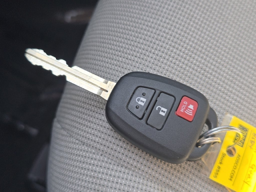 Certified Used 2024  Toyota L image 31