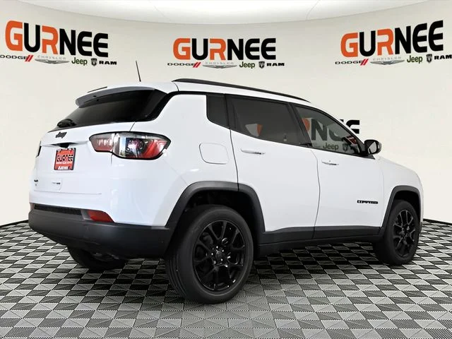 New 2026 Bright White Clear-Coat Exterior Paint Jeep Latitude image 33
