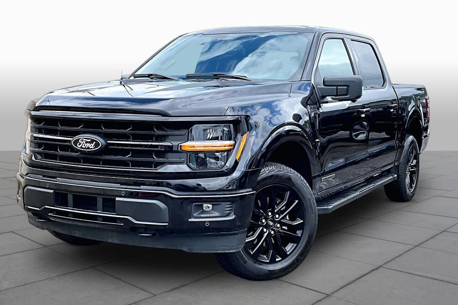 Used 2025 Agate Black Metallic Ford XLT image 35