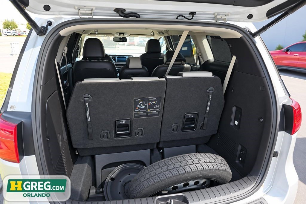 Used 2018 Silky Silver Kia SX-L image 13
