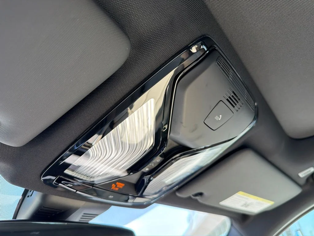 Used 2025 White BMW 330i image 25