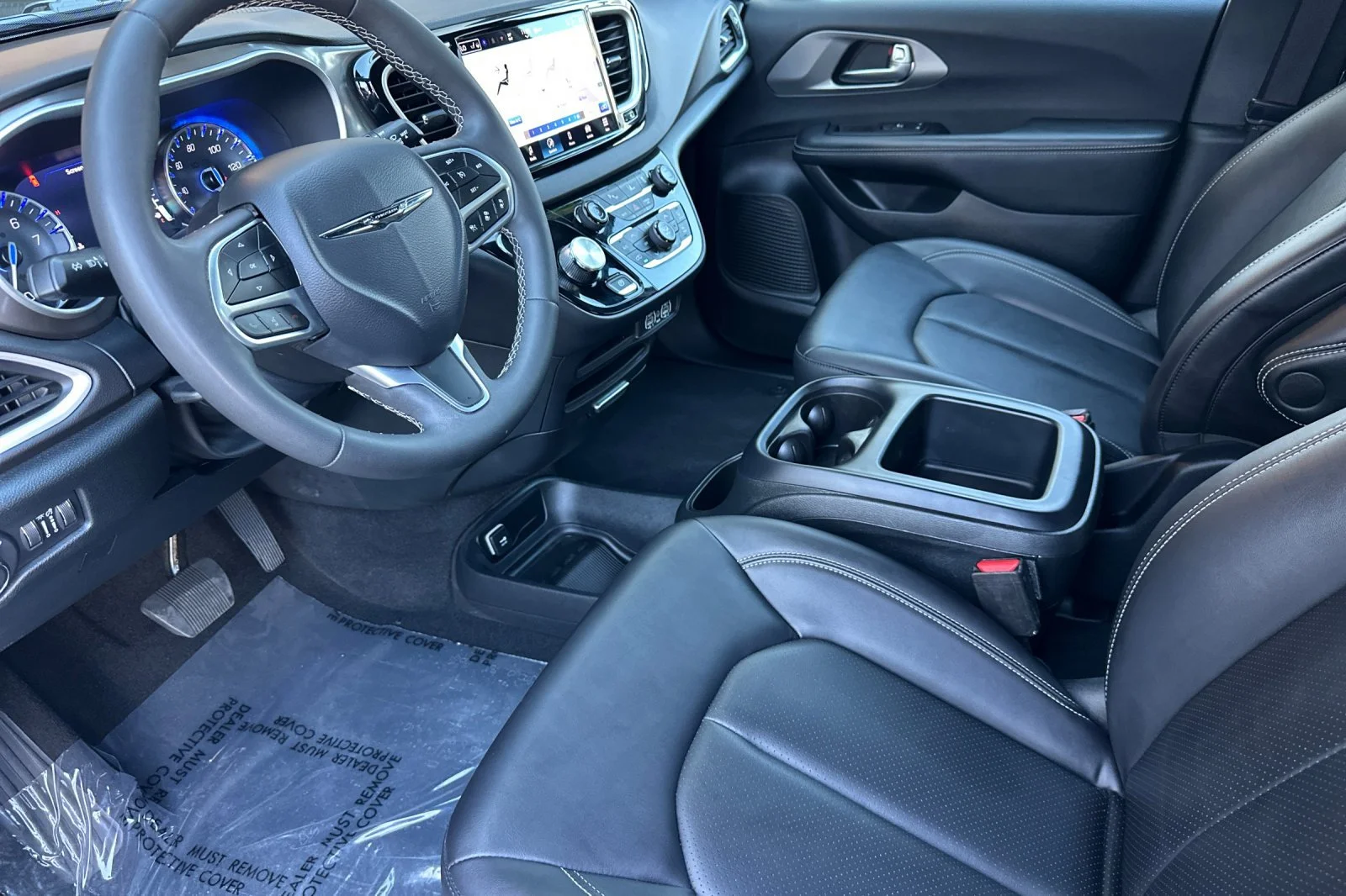 Used 2025 Bright White Clearcoat Chrysler Select image 10