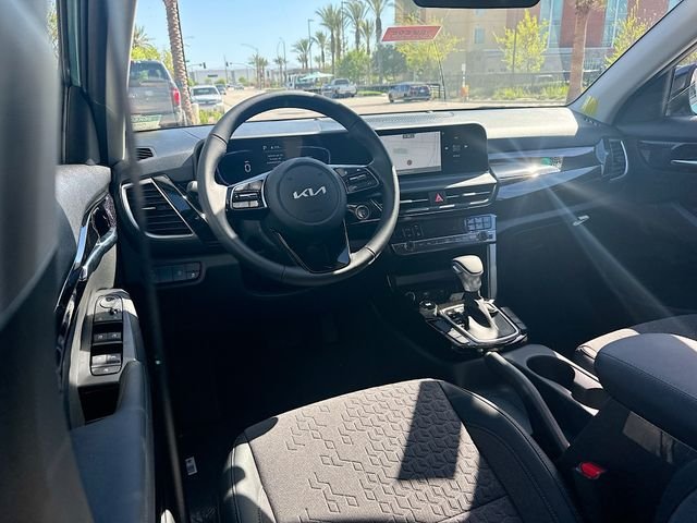 Used 2026 Blue / Black Kia S image 22