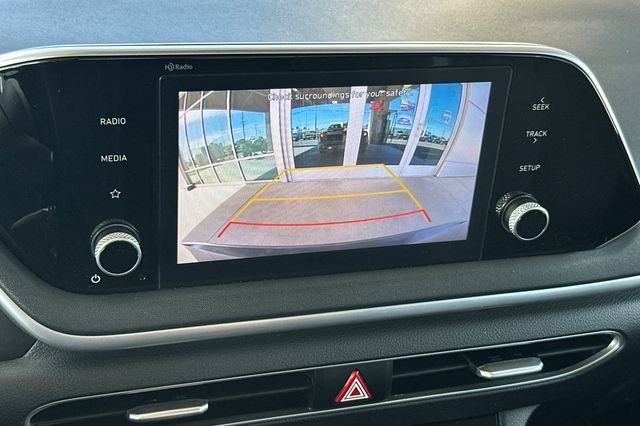 Used 2021 Gray Hyundai SE image 17
