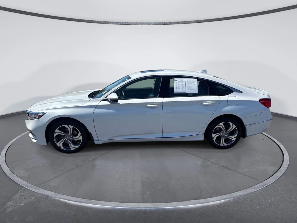 Used 2018 White Honda EX-L image 4