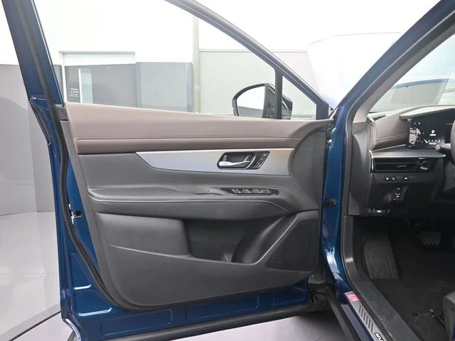 New 2026 Aurora Blue Pearl Metallic Nissan Platinum image 9