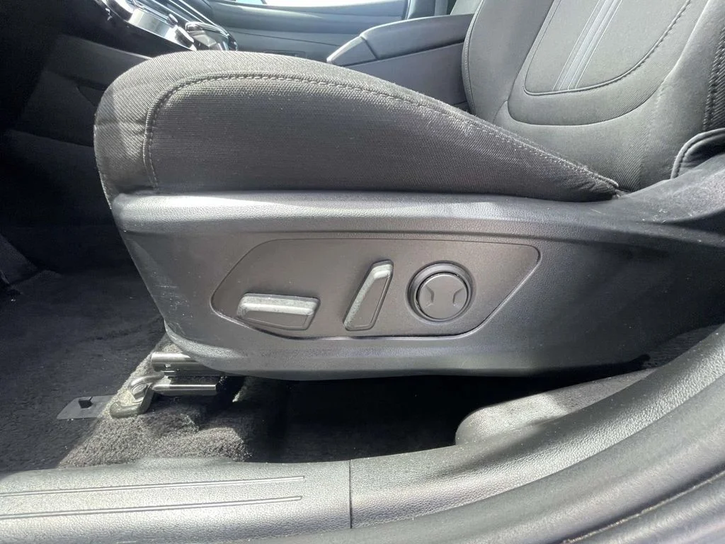 Used 2025 Gray Hyundai SEL image 13