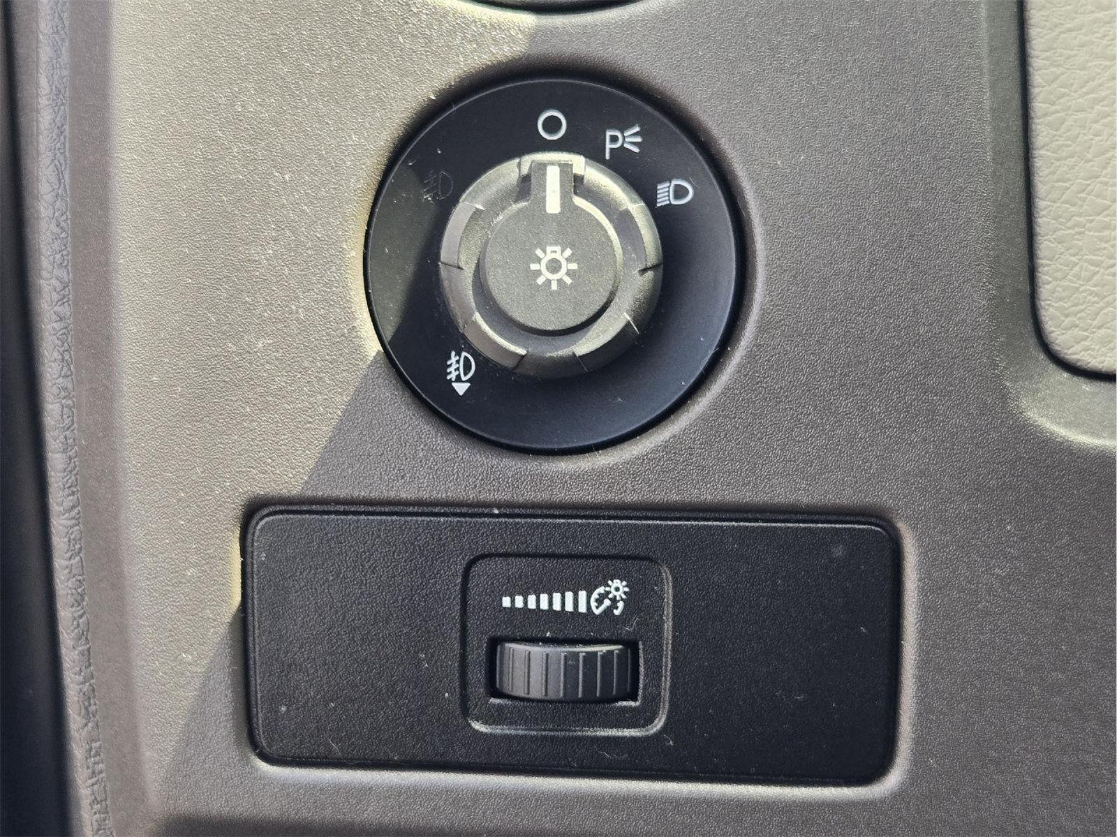 Used 2009  Ford XLT image 18