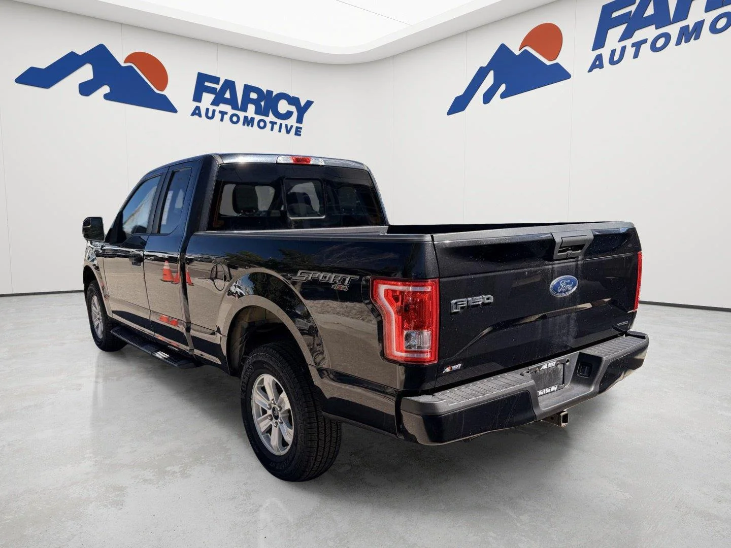 Used 2015 Tuxedo Black Metallic Ford XL image 4