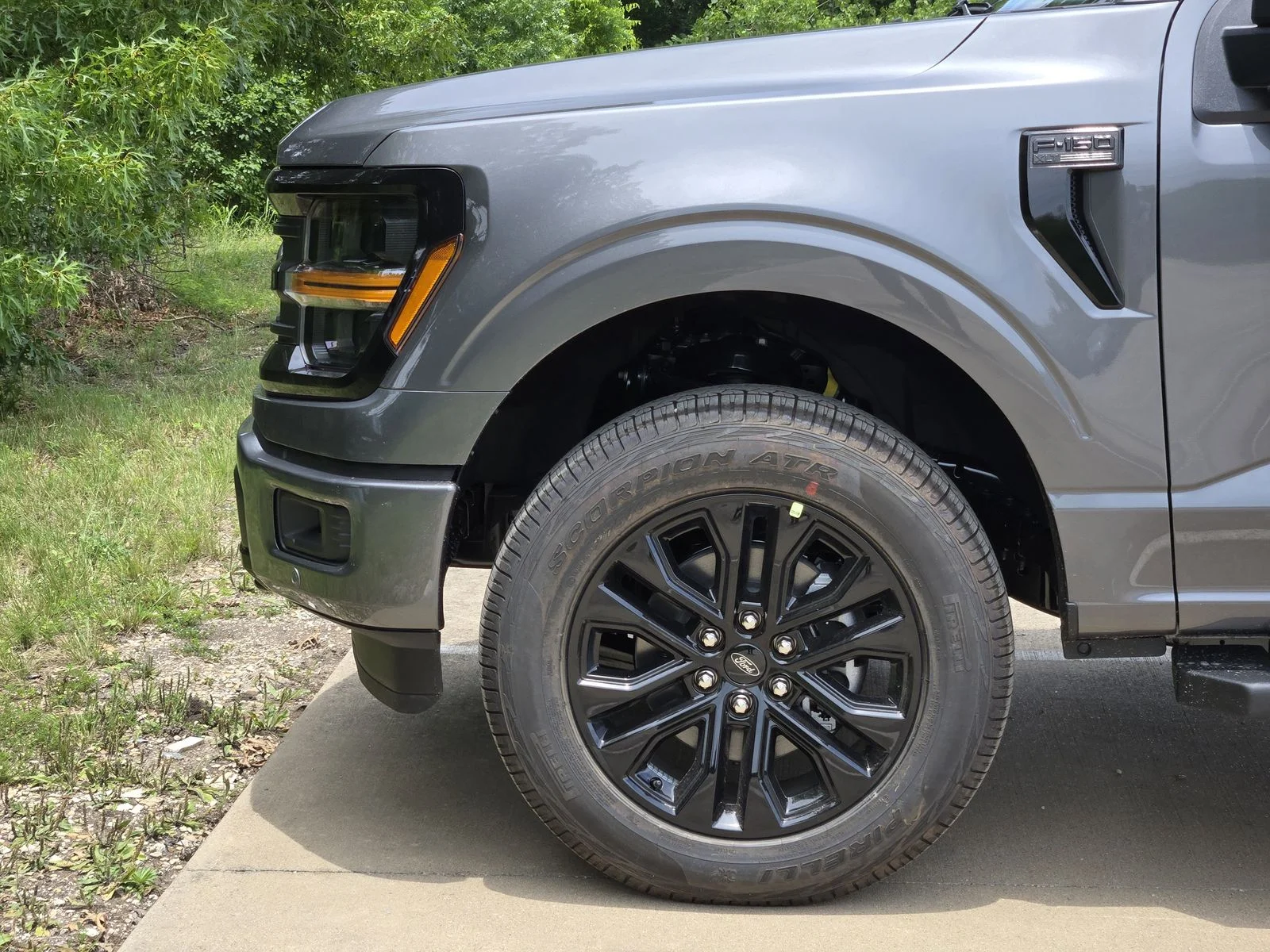 New 2026 Carbonized Gray Metallic Ford XLT image 6