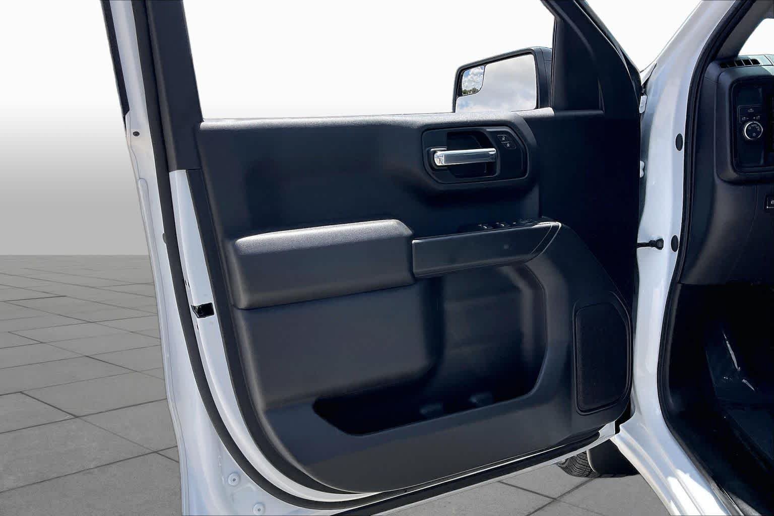 Used 2025 Summit White Chevrolet Custom image 21