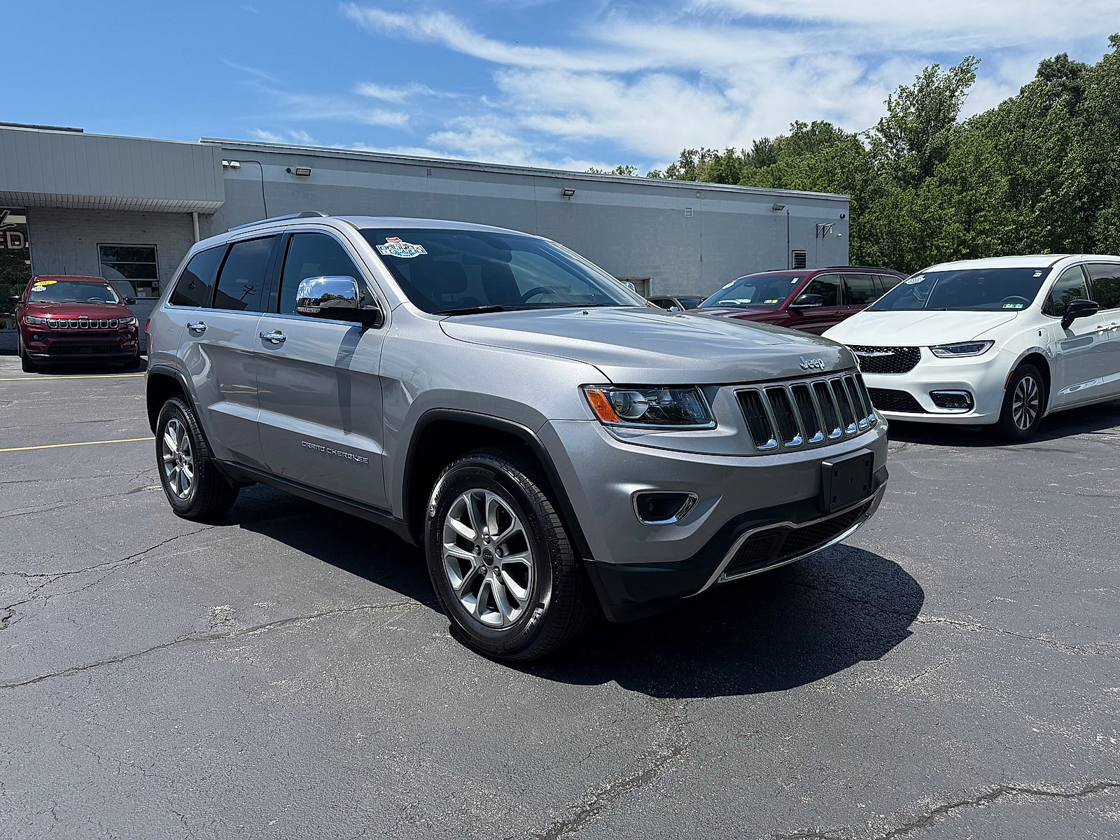 Used 2016 Billet Silver Metallic Clearcoat Jeep Limited image 29