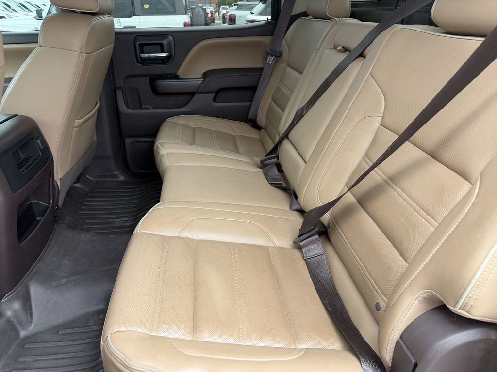 Used 2017 White GMC Denali image 31