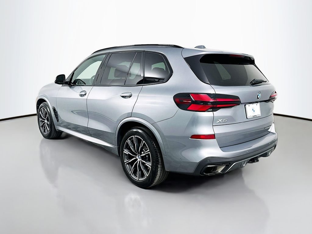 Used 2024 Skyscraper Grey Metallic BMW xDrive40i image 7
