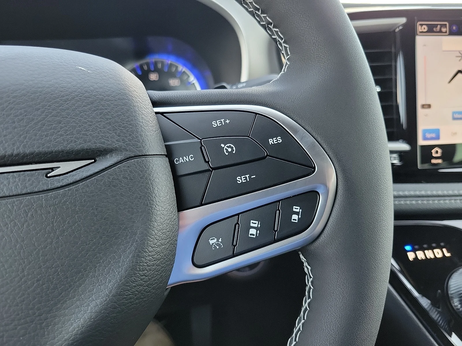 New 2027 Diamond Black Crystal Pearlcoat Chrysler SELECT image 19