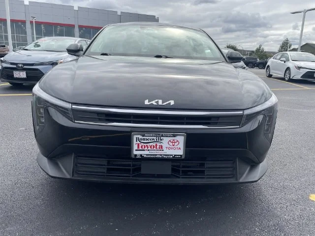 2025 Kia K4 LXS - Photo 11