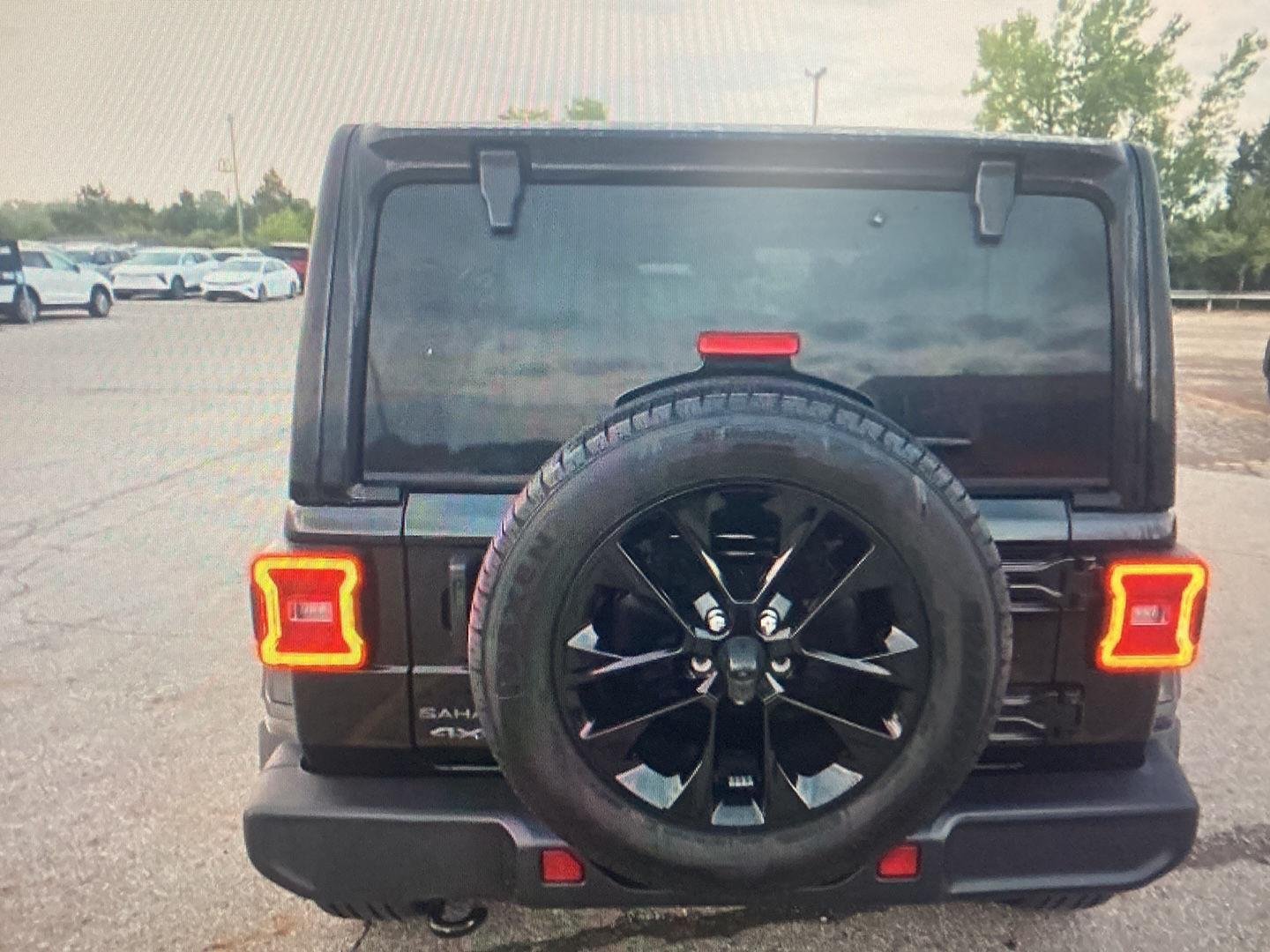 Used 2025 Black Clearcoat Jeep Sahara image 9