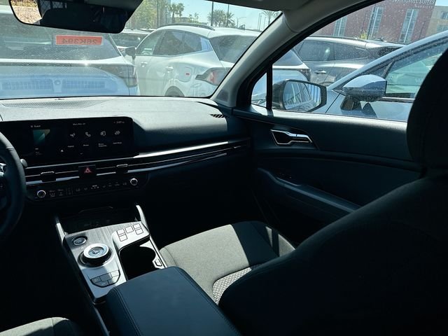 Used 2026 Fusion Orange Kia LX image 22