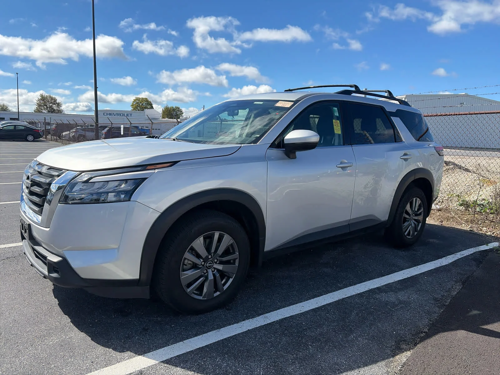 2025 Nissan Pathfinder SV