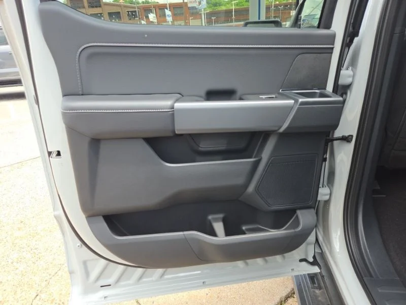 New 2026 Oxford White Ford F-250® XL image 19