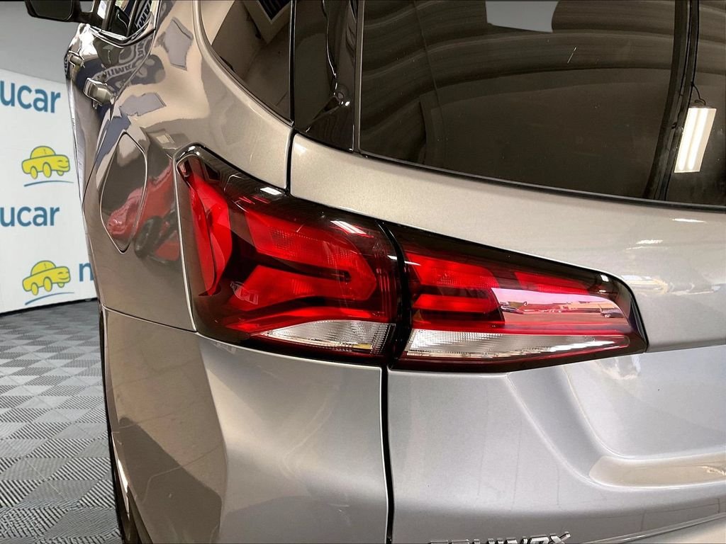 Used 2024 Gray Chevrolet LT image 33