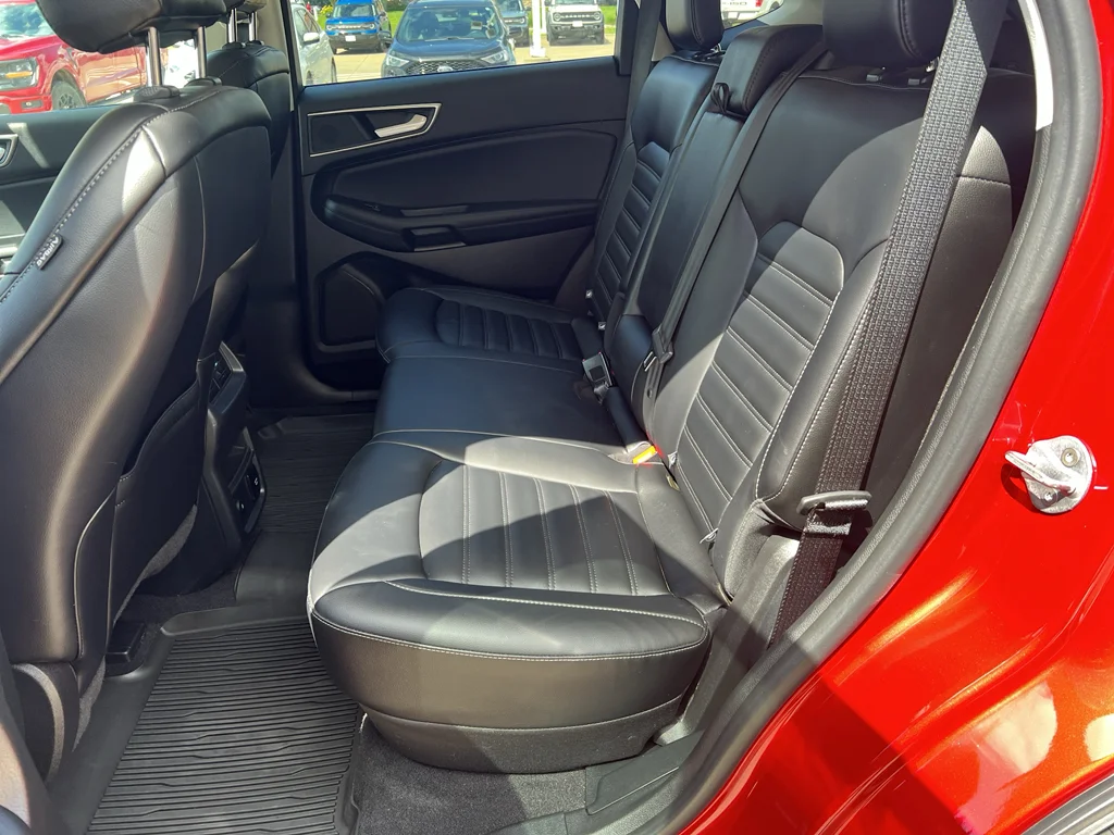Used 2024 Rapid Red Metallic Tinted Clearcoat Ford SEL image 19
