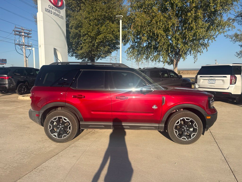 Used 2025 Red Ford Outer Banks image 2