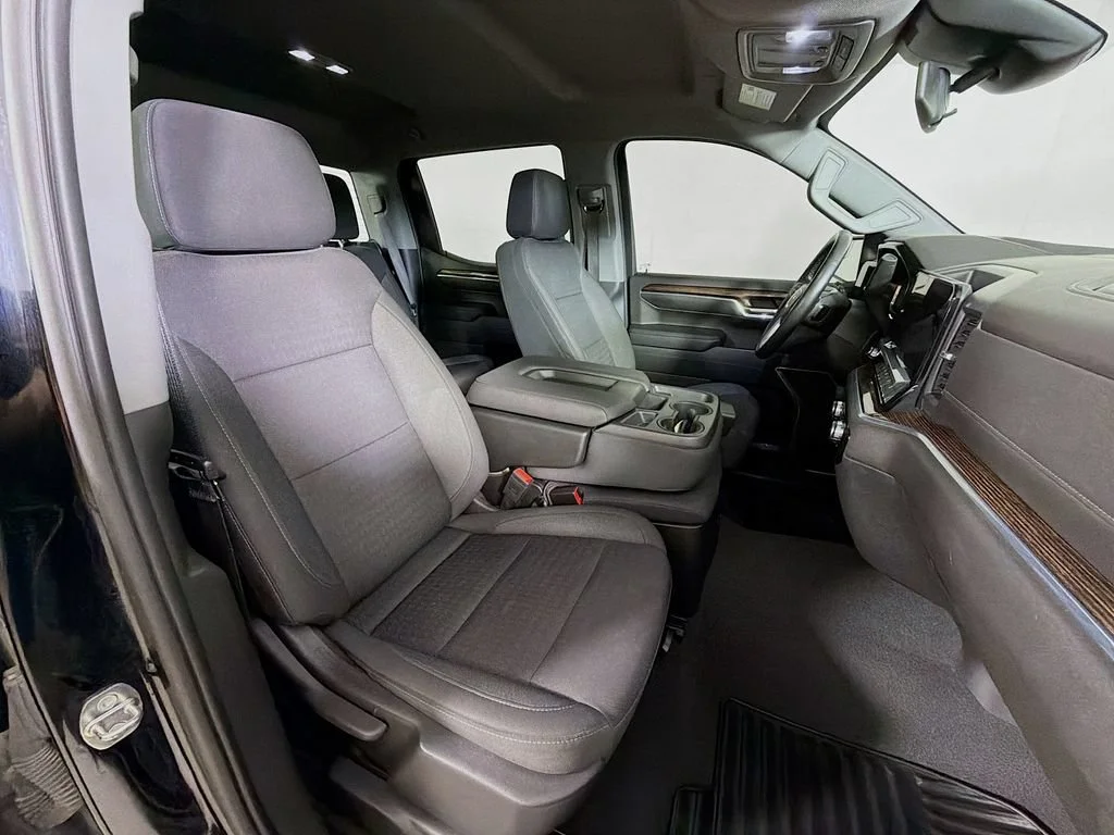 Used 2023 Onyx Black GMC Elevation image 24