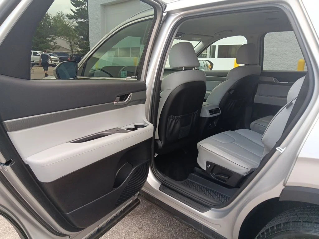 Used 2025 Typhoon Silver Hyundai SEL image 26