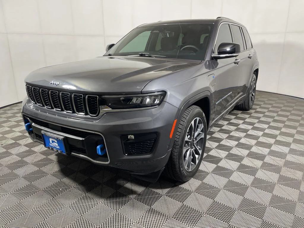 Used 2022 Gray Metallic Jeep Overland 4xe image 4