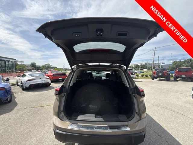 Used 2024 Beige/tan Nissan SV image 23