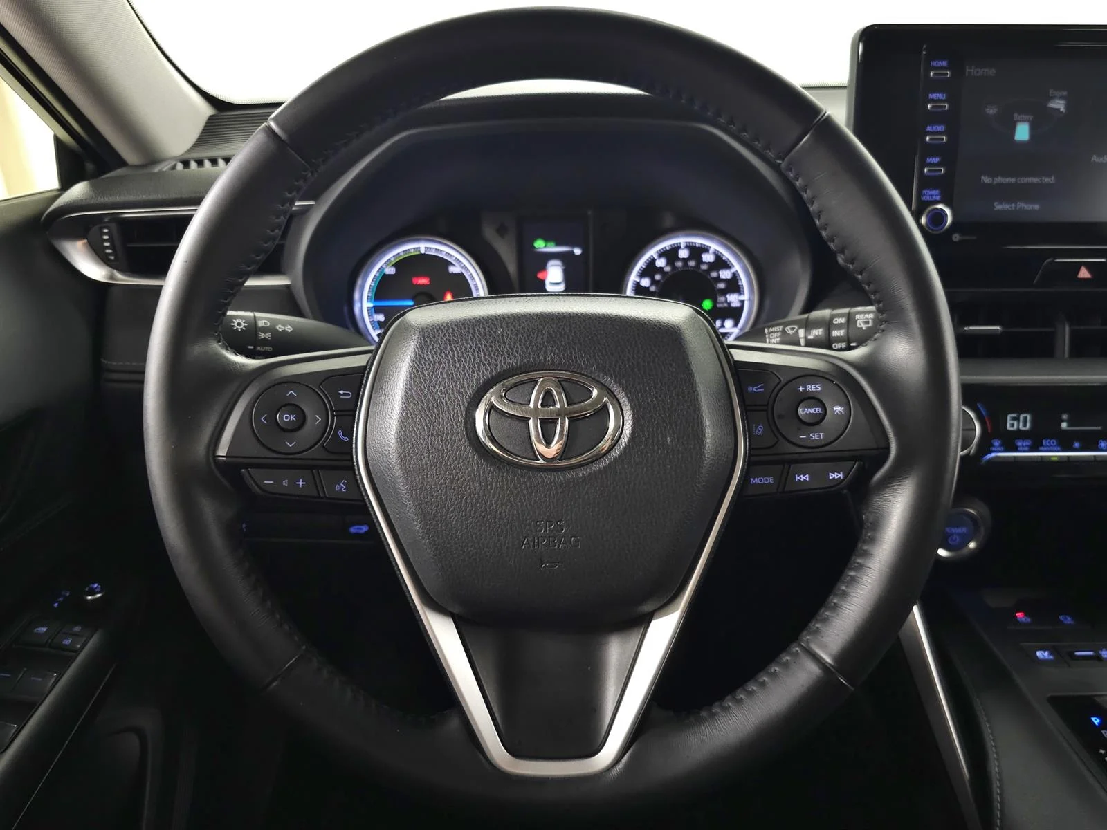 Used 2022 White Toyota LE image 19