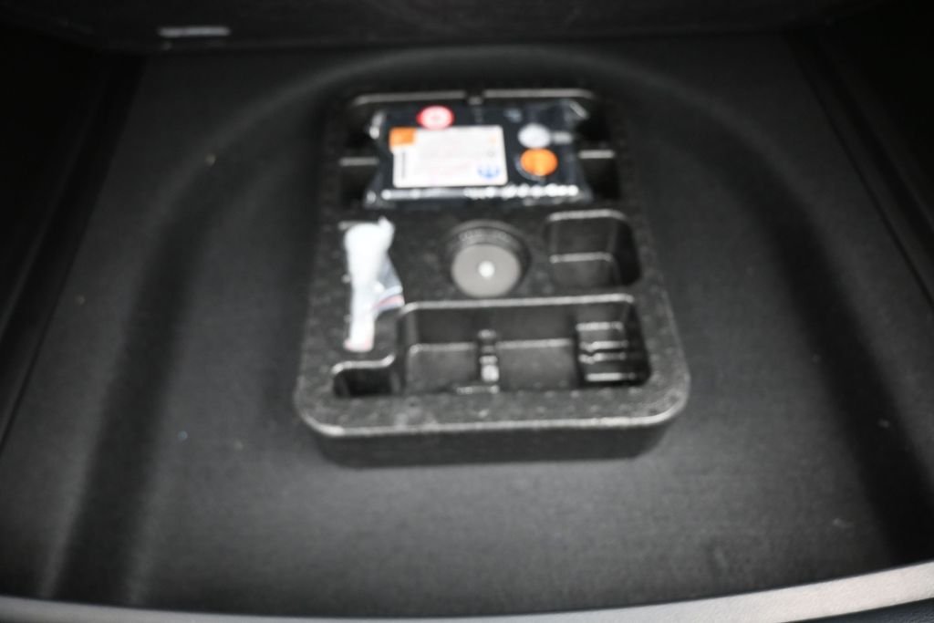 New 2026 Fathom Blue Pearl Coat Jeep Latitude image 10